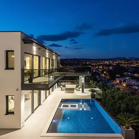 Vilă Three Elements Villas - Villa Titanium