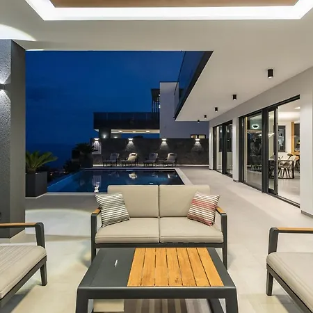 Vilă Three Elements Villas - Villa Titanium *